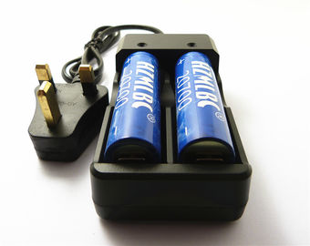 Китай Великобритания затыкает заряжатель перезаряжаемые батареи 2А для батарей лития большой емкости поставщик